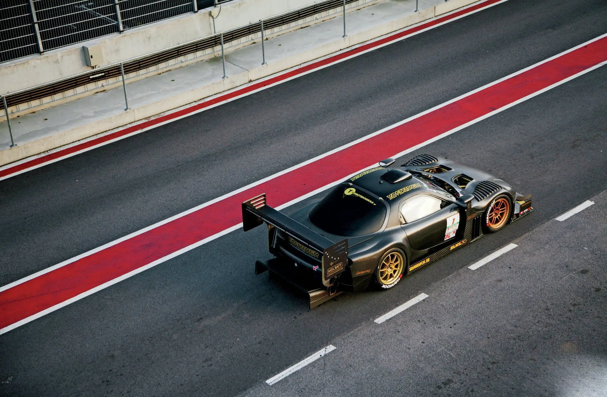 Valtonen Motorsport’s 1995 FD3S Mazda RX-7